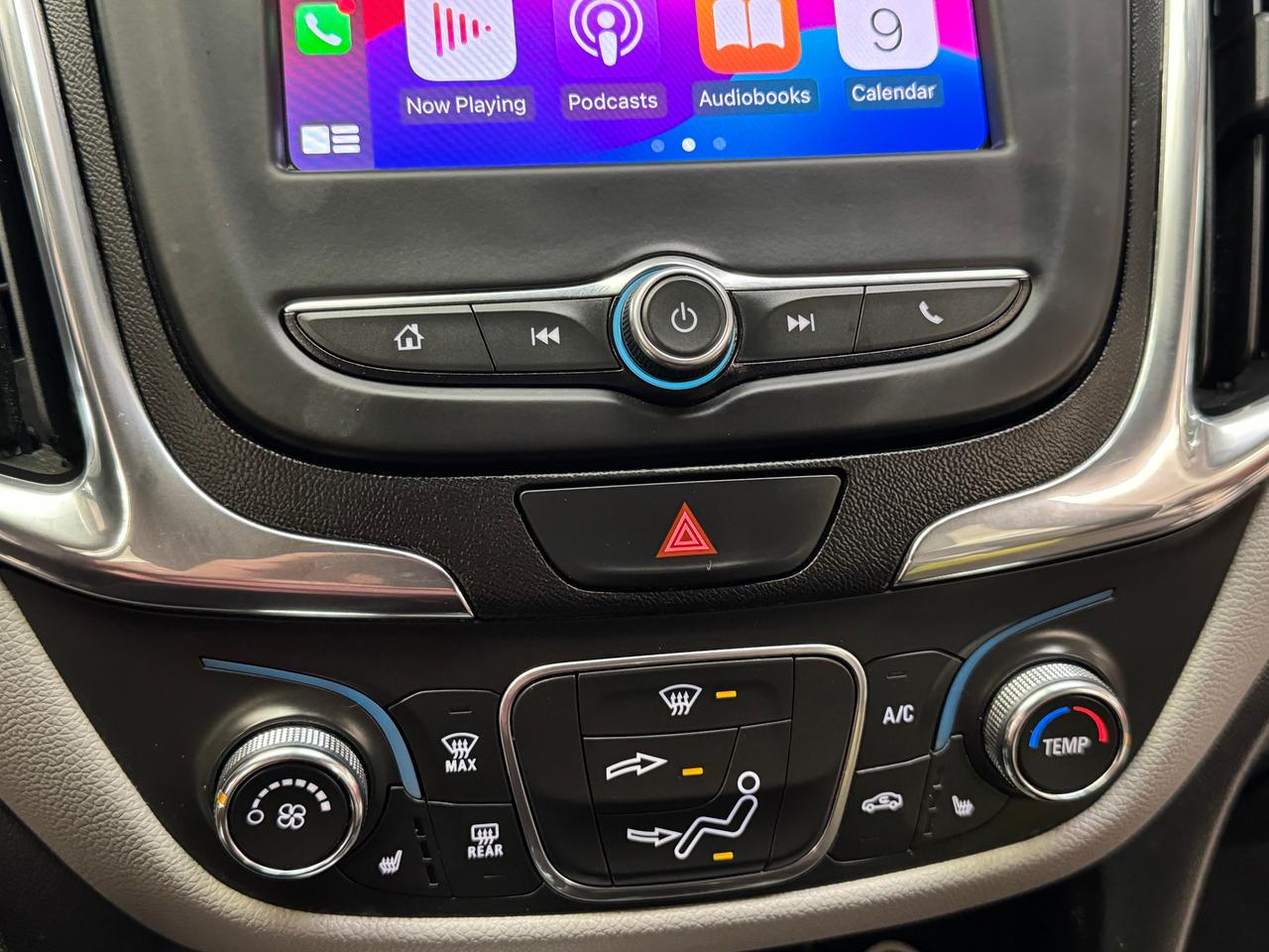 2020 Chevrolet Equinox LS+ApplePlay+Lane Departure+HTD Seats+CLEAN CARFAX Photo