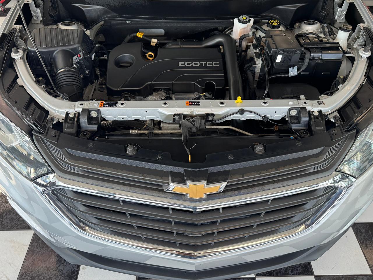 2020 Chevrolet Equinox LS+ApplePlay+Lane Departure+HTD Seats+CLEAN CARFAX Photo