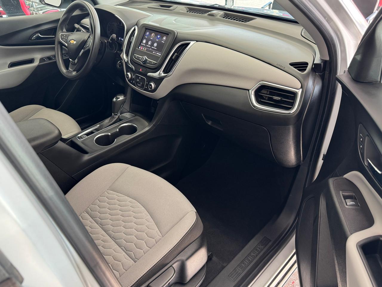 2020 Chevrolet Equinox LS+ApplePlay+Lane Departure+HTD Seats+CLEAN CARFAX Photo