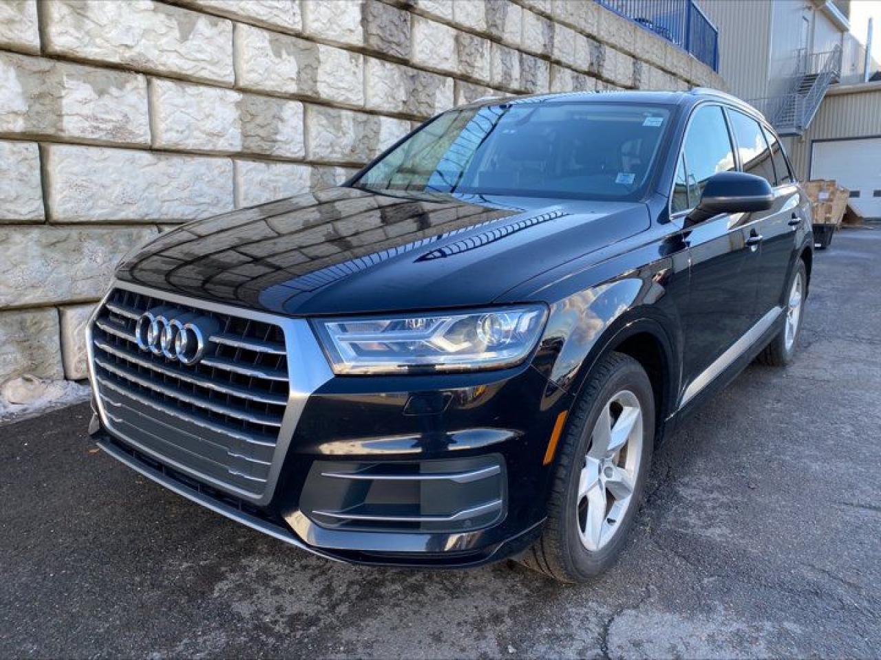 Used 2019 Audi Q7 Komfort - PANORAMIC SUNROOF - NAVIGATION - LEATHER SEATS for sale in Fredericton, NB