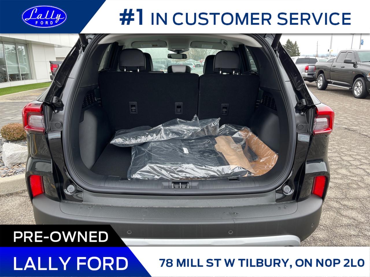 2025 Ford Escape Platinum Photo4