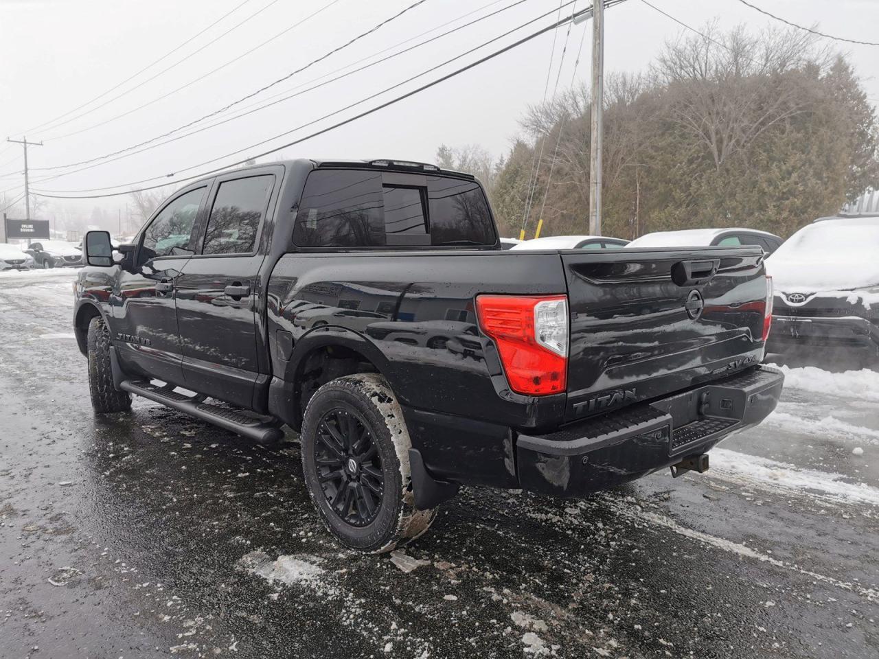 2018 Nissan Titan SV 4WD - Photo #3