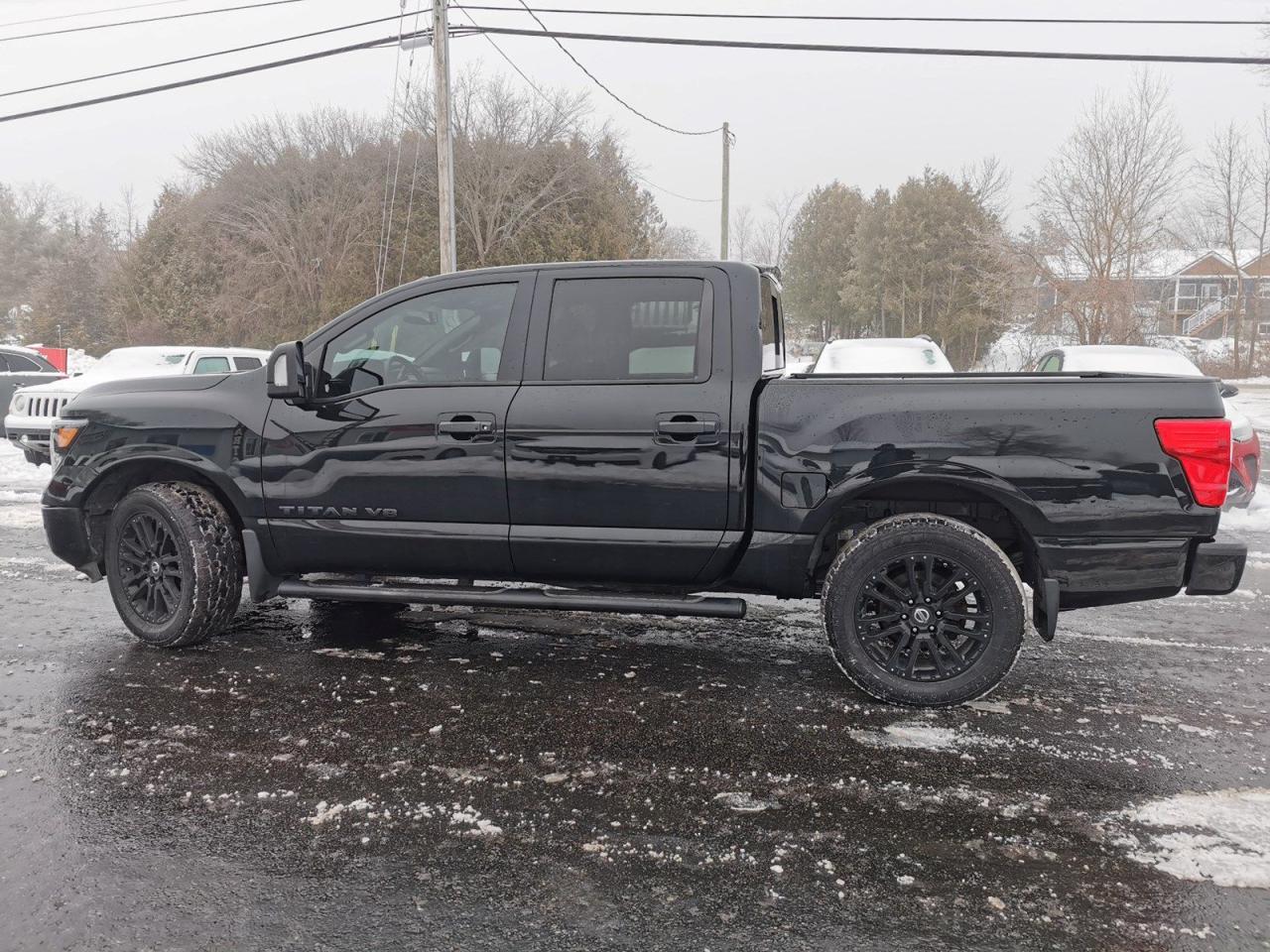 2018 Nissan Titan SV 4WD - Photo #2