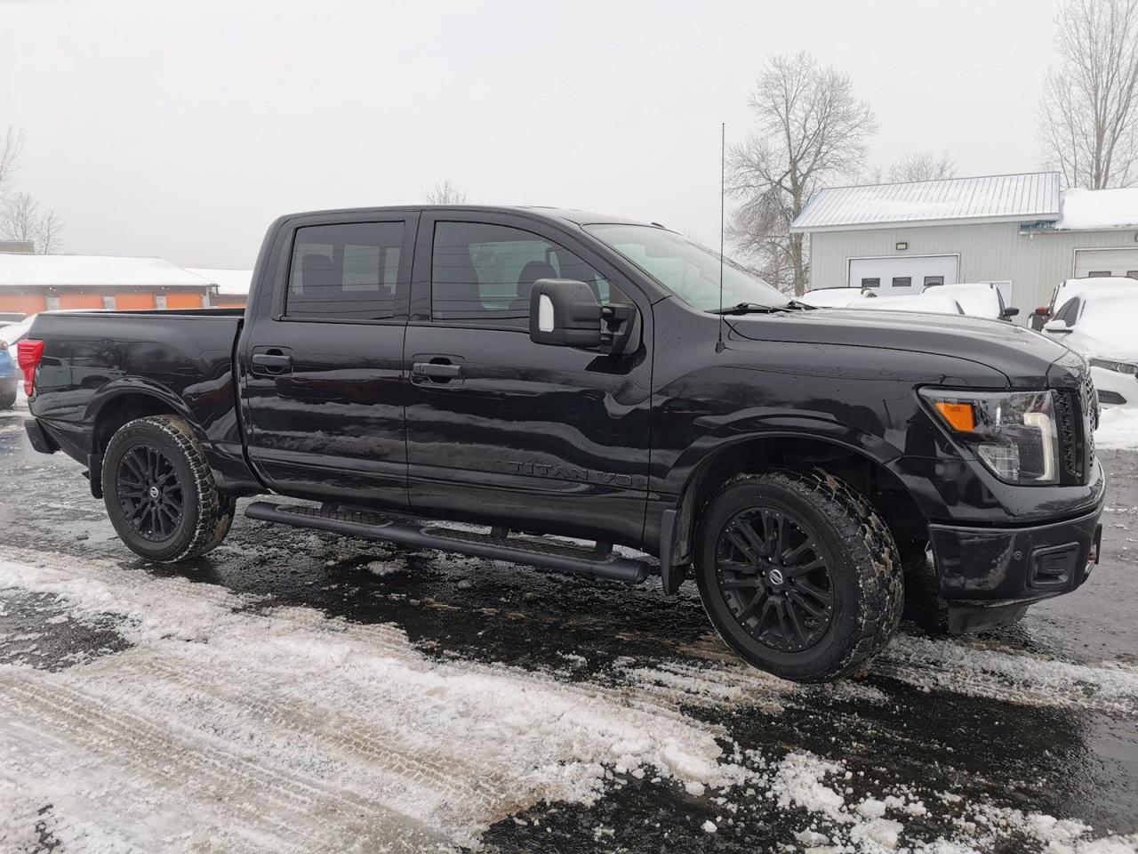 2018 Nissan Titan SV 4WD - Photo #6