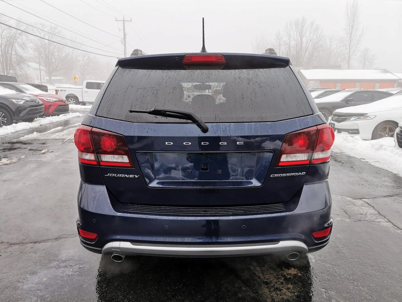 2017 Dodge Journey Crossroad - Photo #4