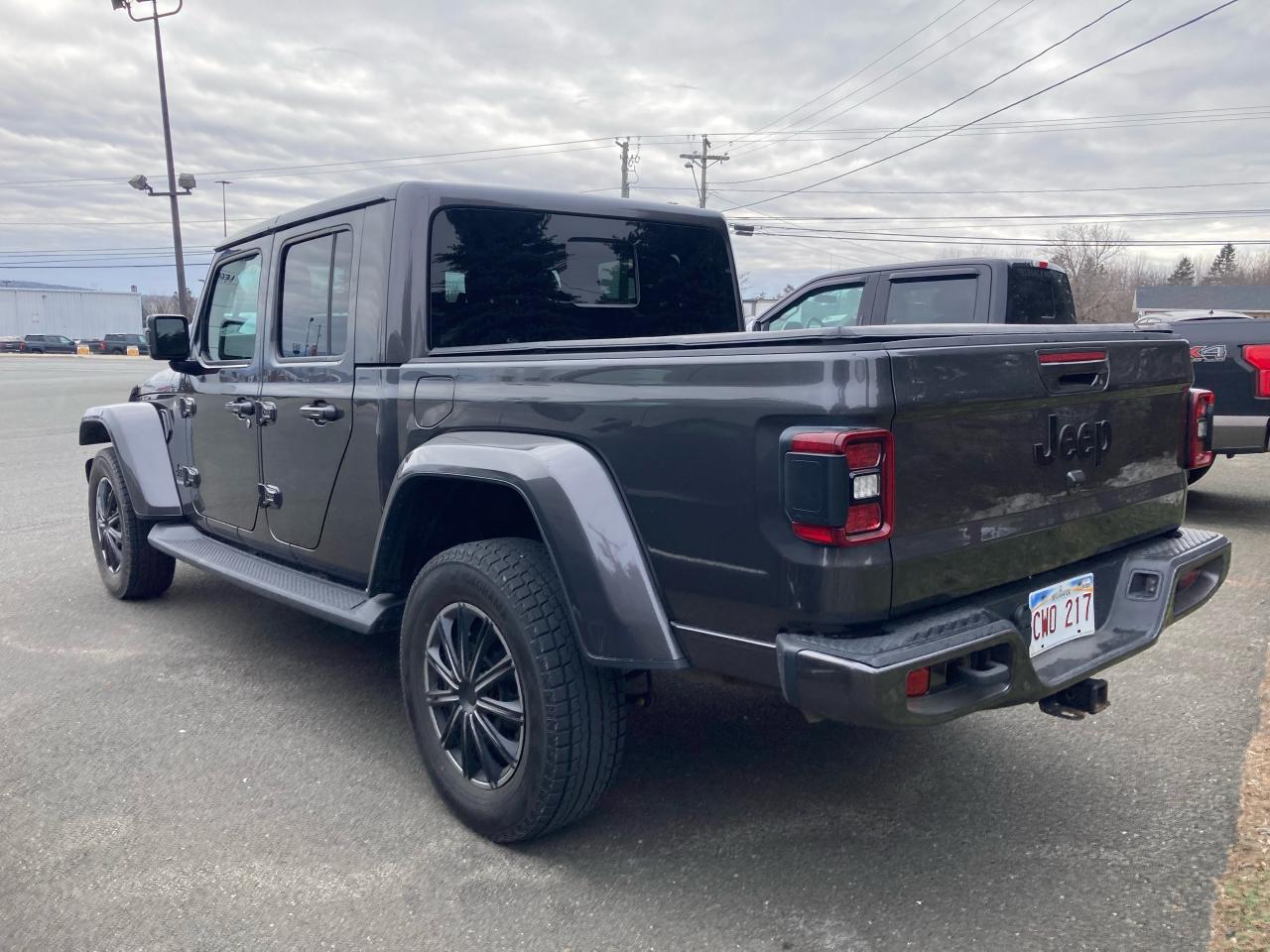 2021 Jeep Gladiator  Photo3