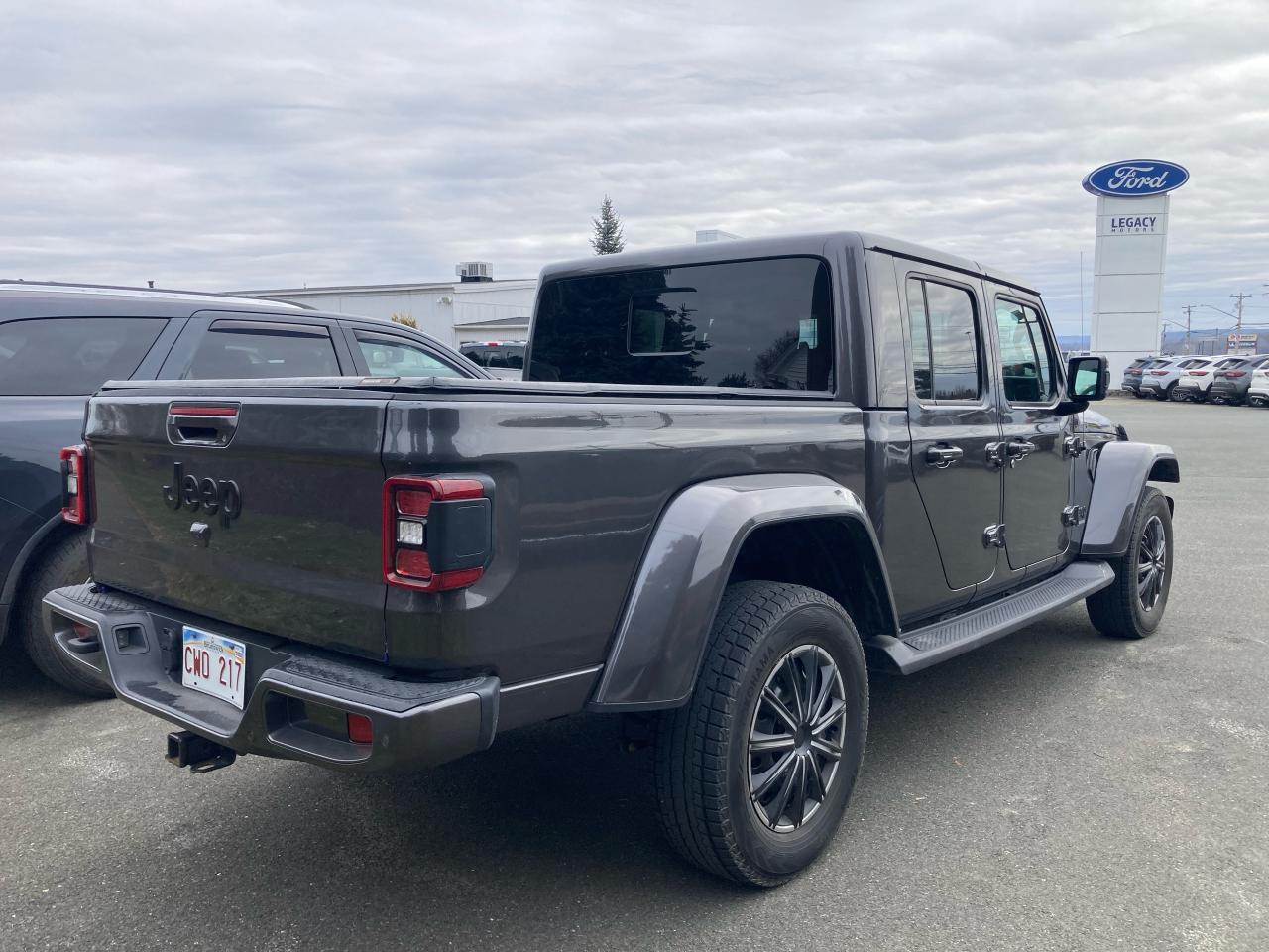 2021 Jeep Gladiator  Photo