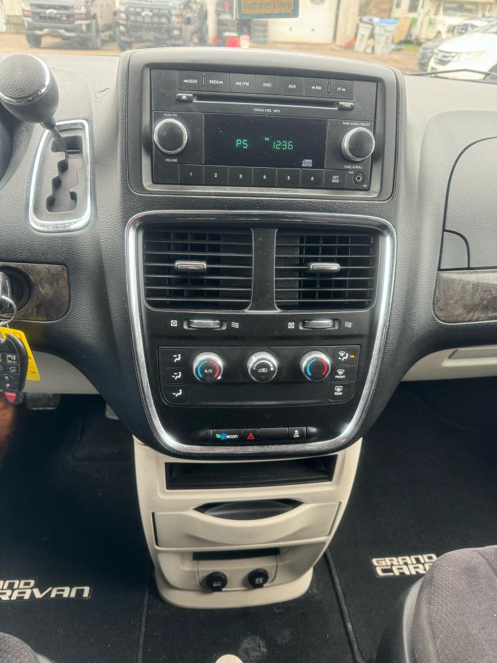 2011 Dodge Grand Caravan SXT - Photo #13