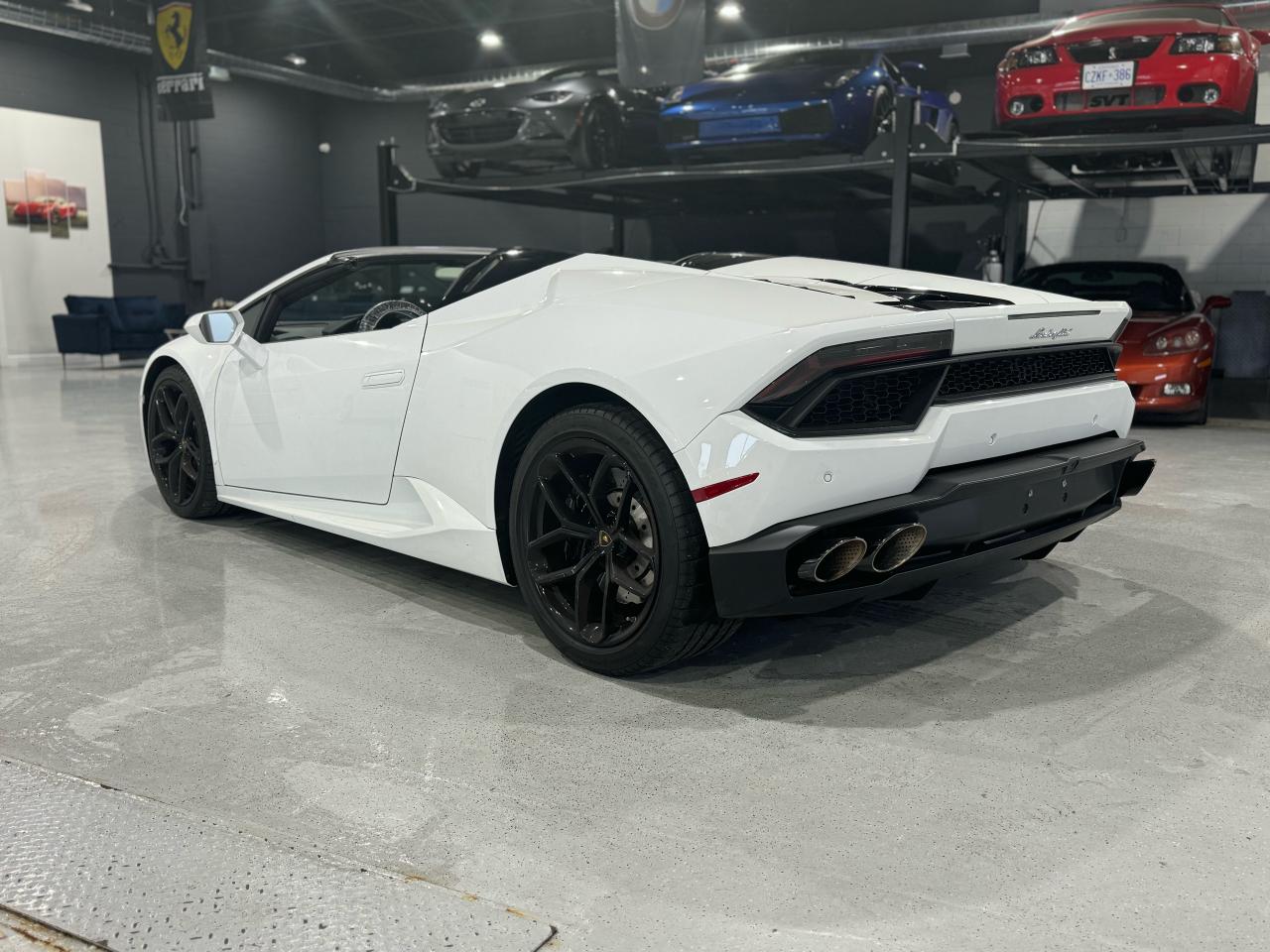 2017 Lamborghini Huracan  Photo3