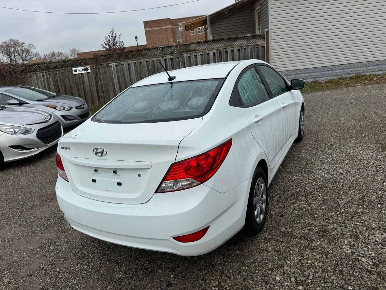 2014 Hyundai Accent GL - Photo #4