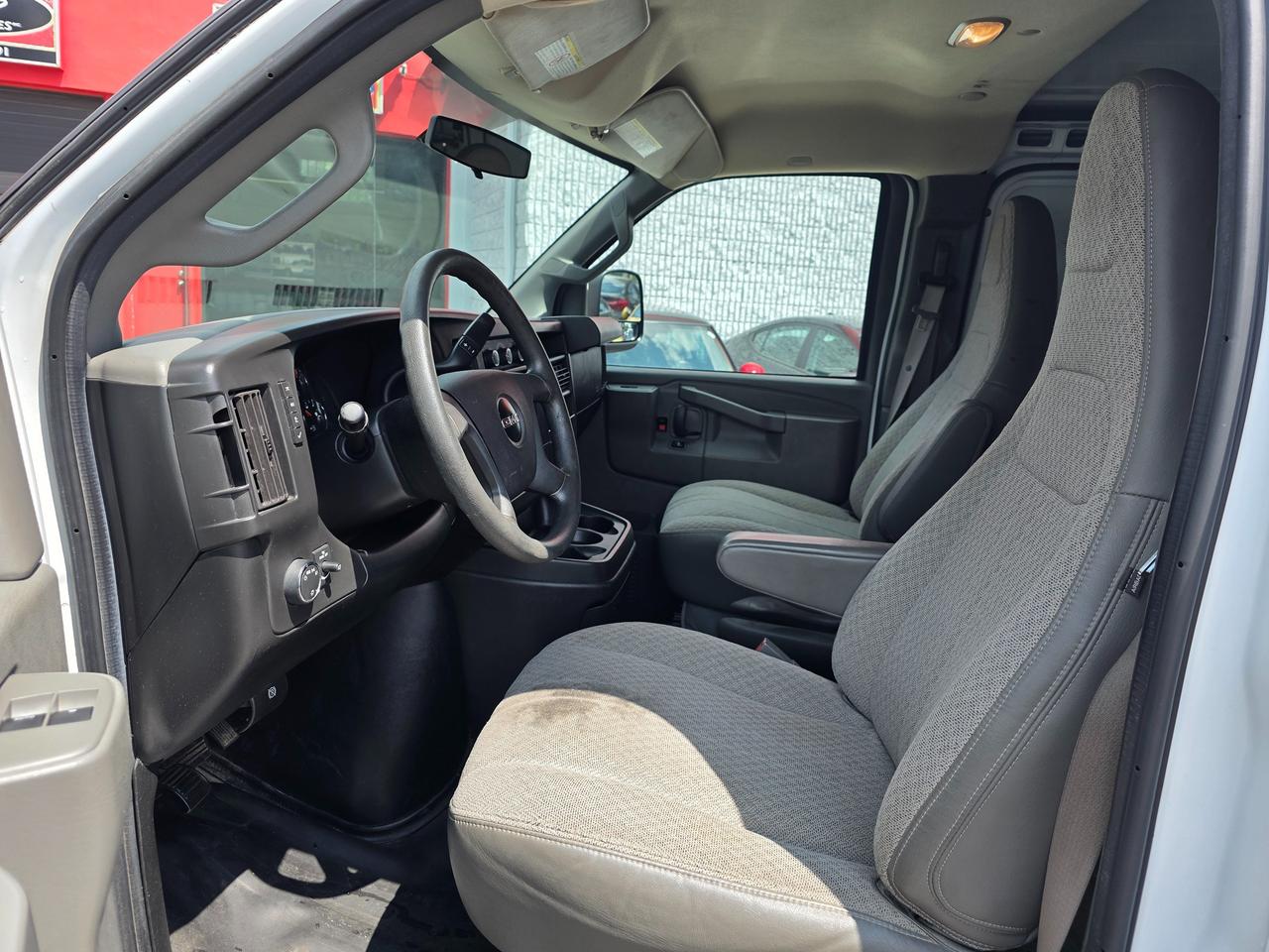 2017 GMC Savana Cargo Van 2500 Photo