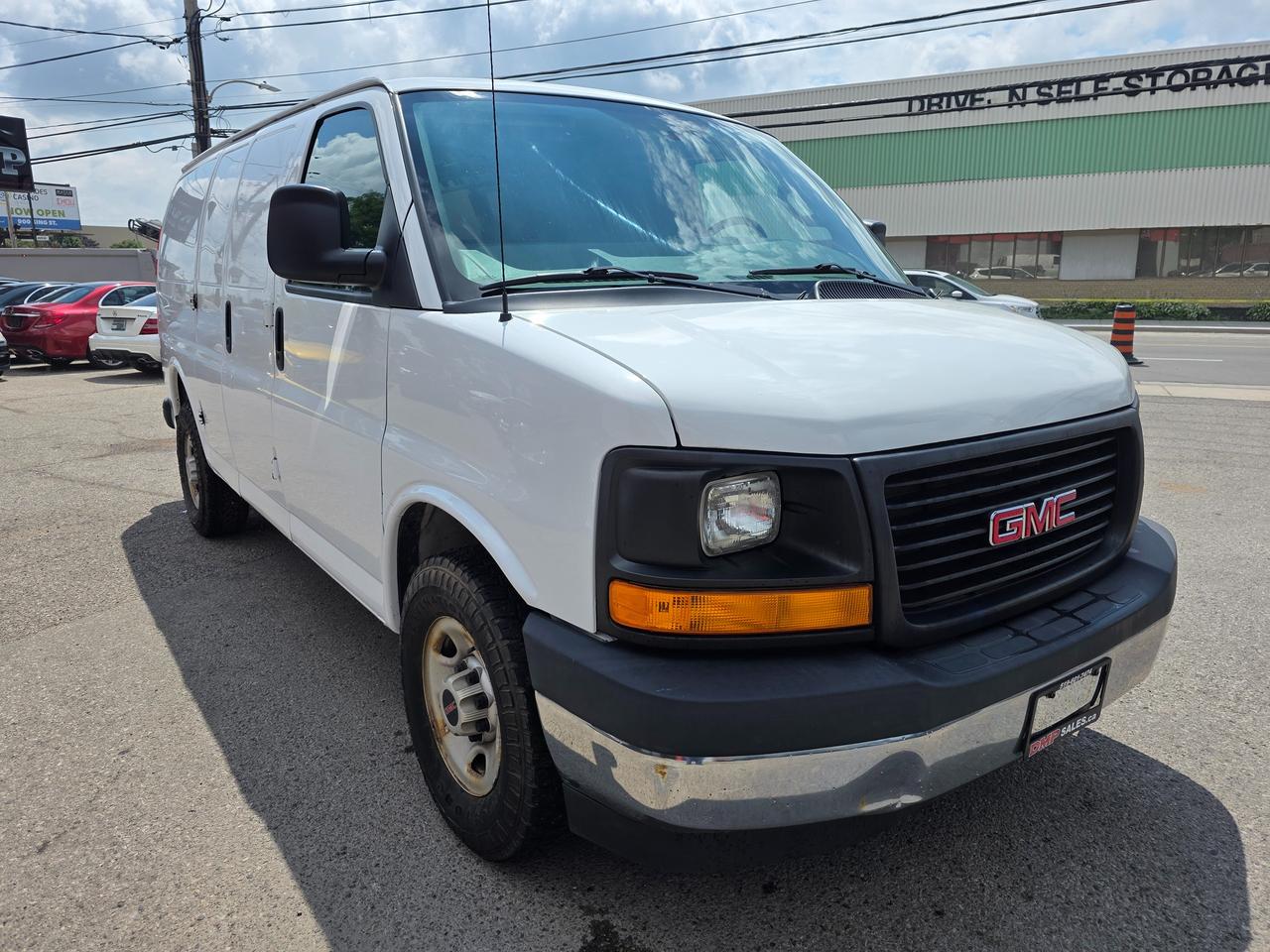 2017 GMC Savana Cargo Van 2500 Photo