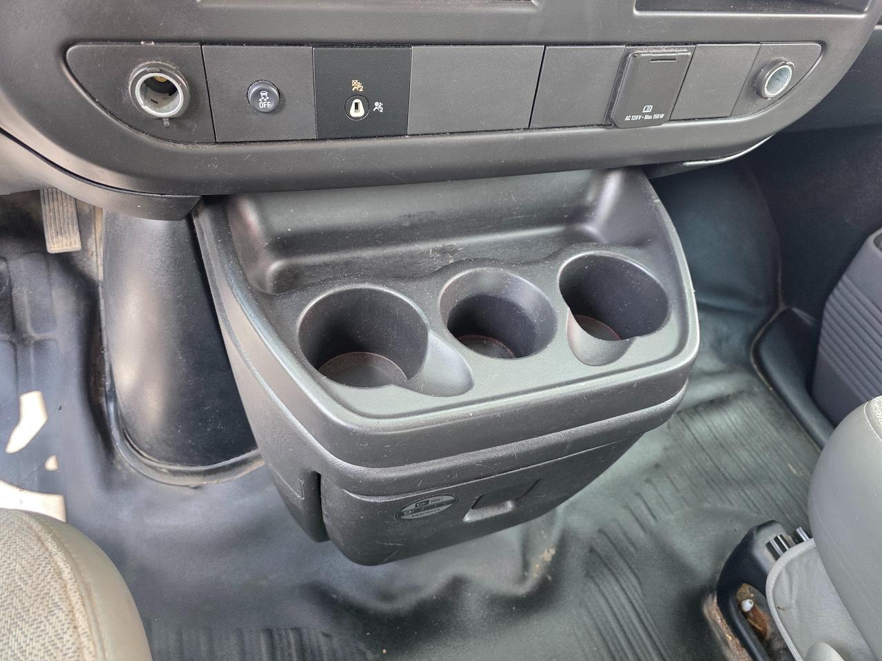 2017 GMC Savana Cargo Van 2500 Photo