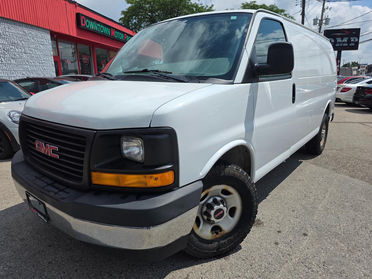 2017 GMC Savana Cargo Van 2500 Photo1