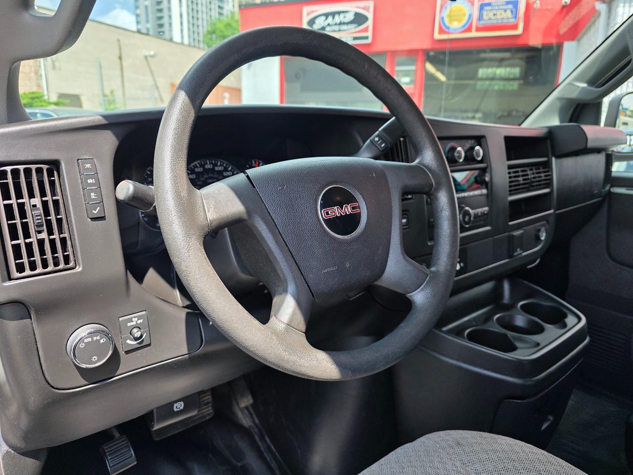 2017 GMC Savana Cargo Van 2500 Photo