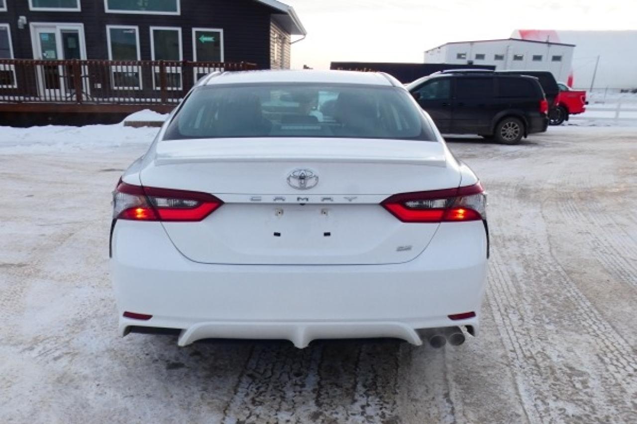 2024 Toyota Camry SE Auto w/Htd L.wrap, BUC - Photo #7