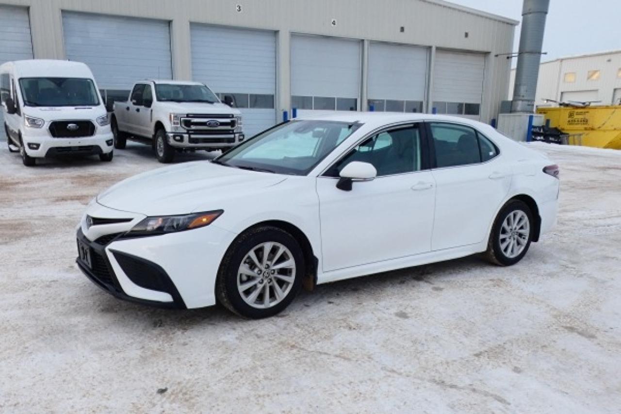 2024 Toyota Camry SE Auto w/Htd L.wrap, BUC - Photo #2