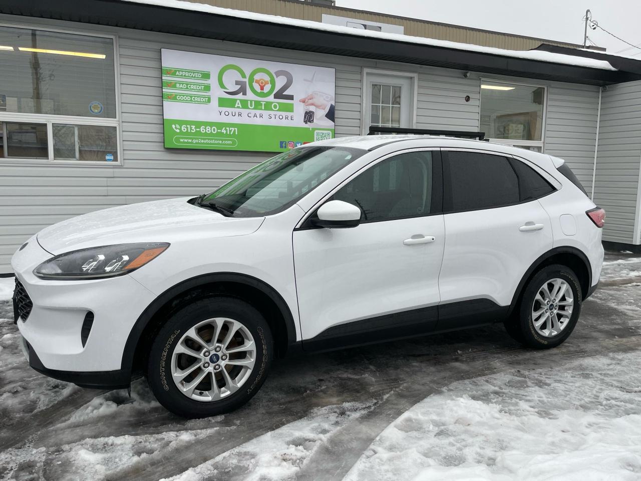 2020 Ford Escape SE - Photo #4