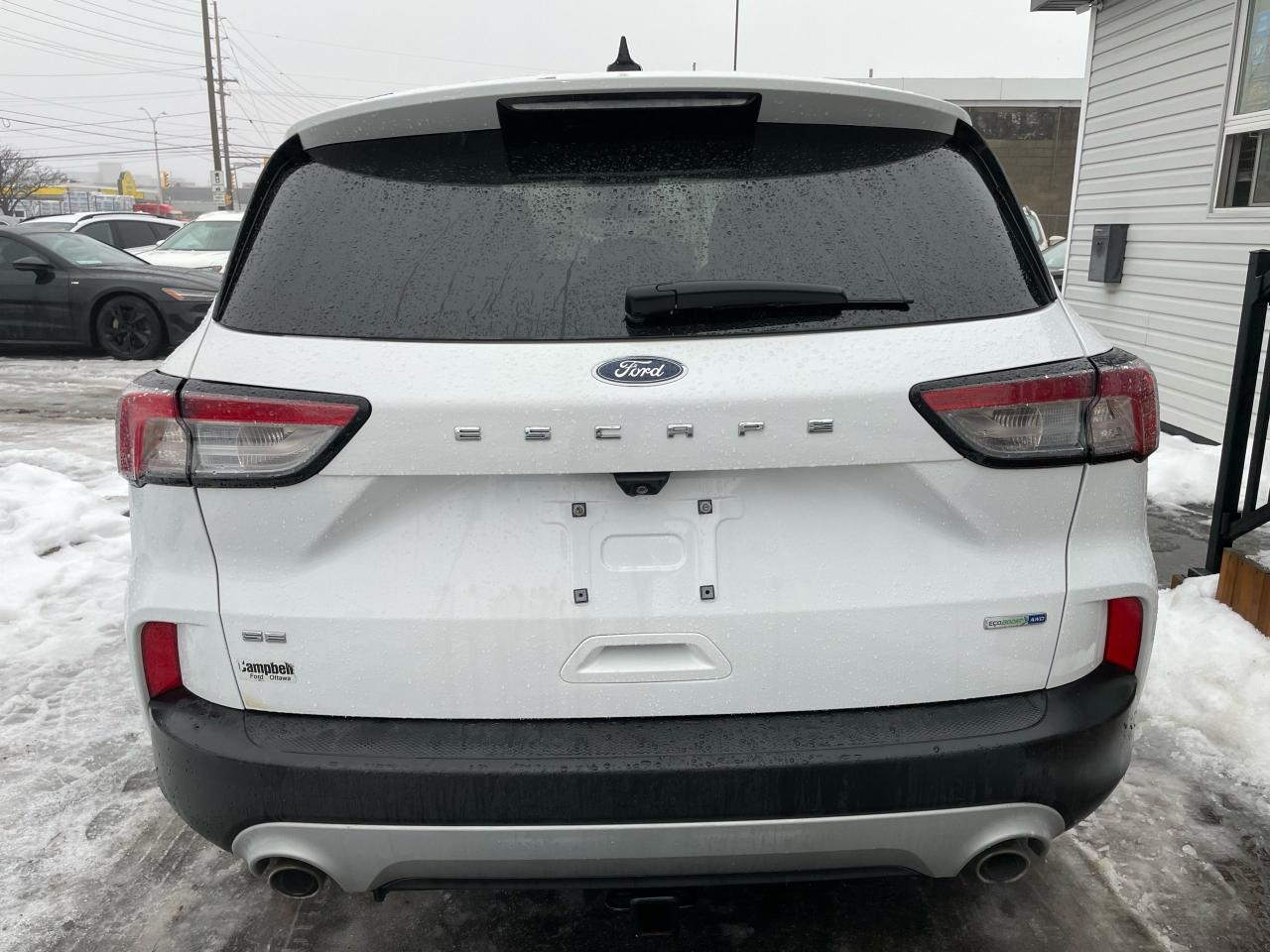 2020 Ford Escape SE - Photo #5