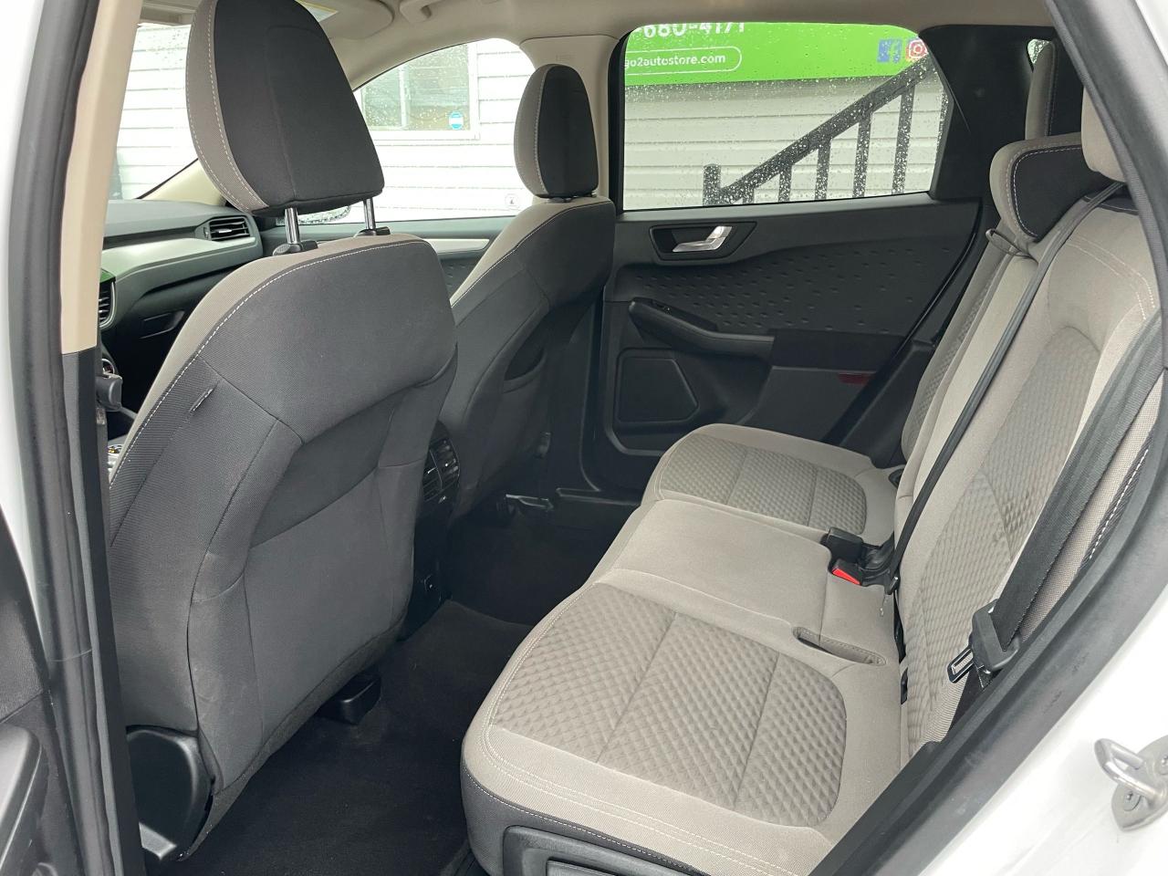 2020 Ford Escape SE - Photo #16