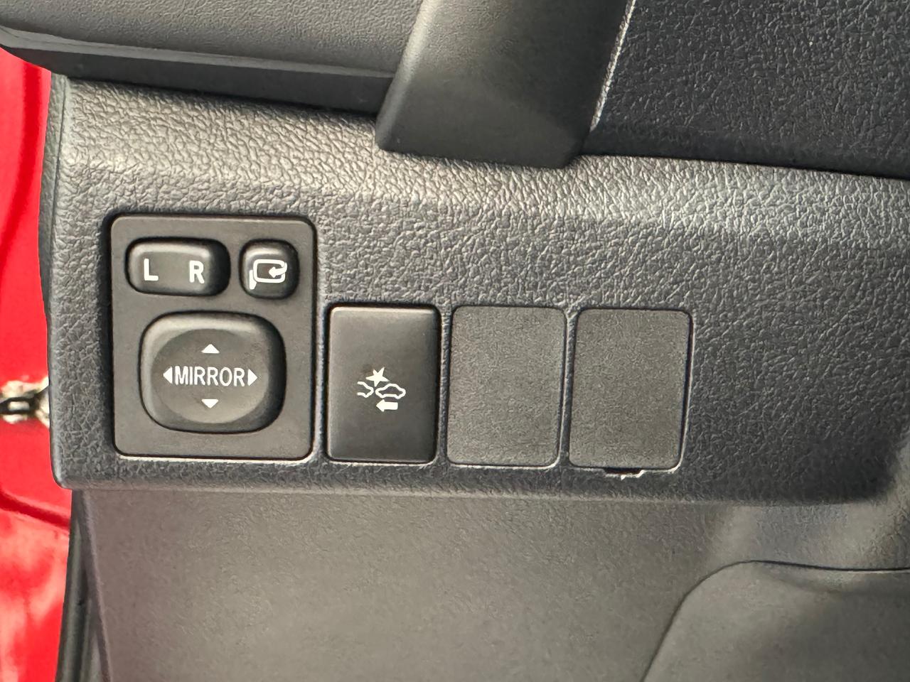2018 Toyota Corolla iM IM+New Tires+Camera+Heated Seats+A/C! Photo