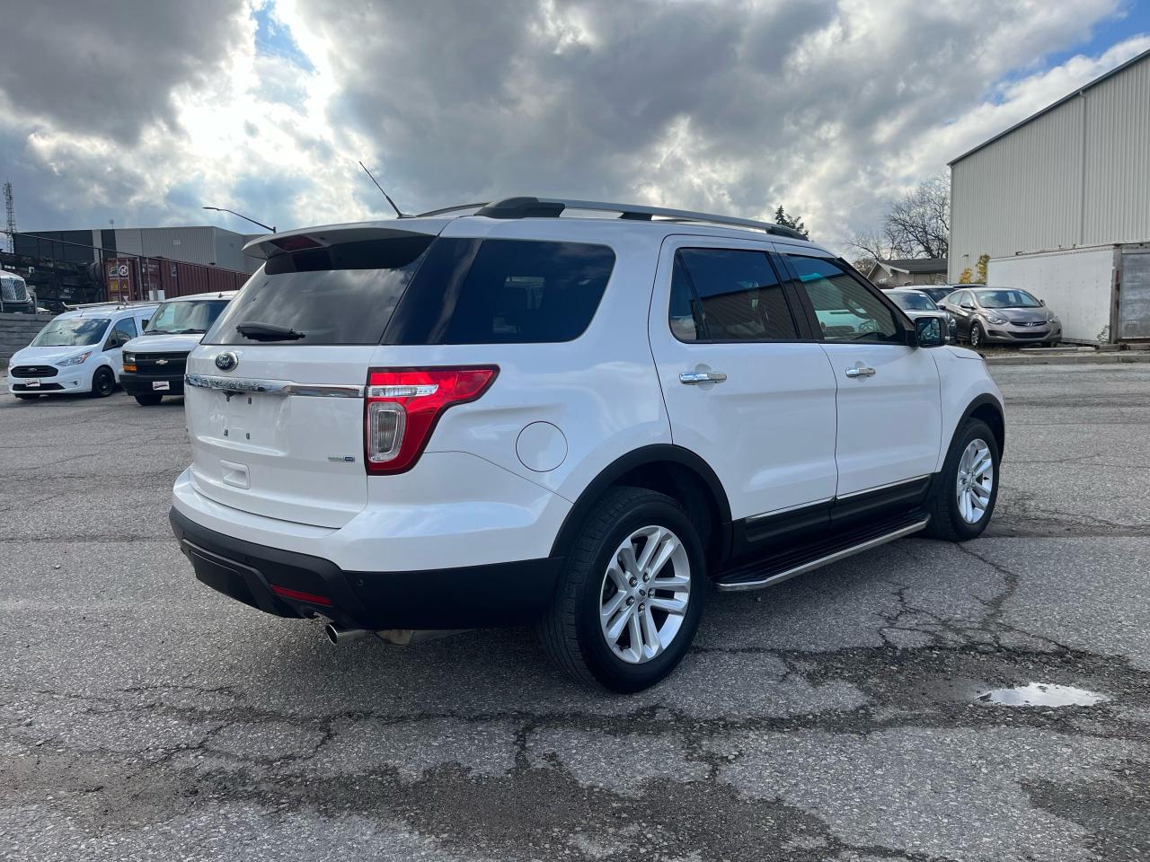 2015 Ford Explorer XLT - Photo #4