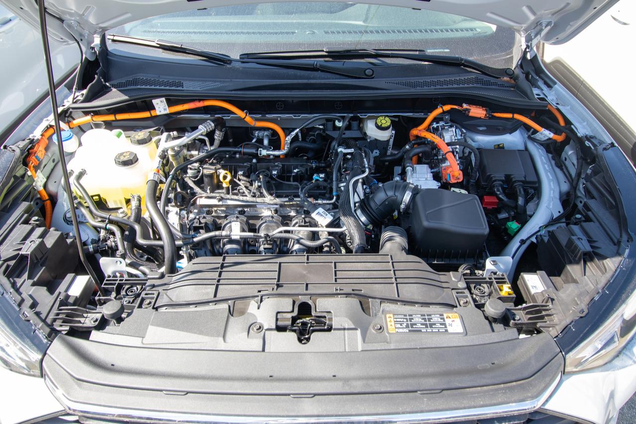 2025 Ford Escape PHEV FWD Photo5