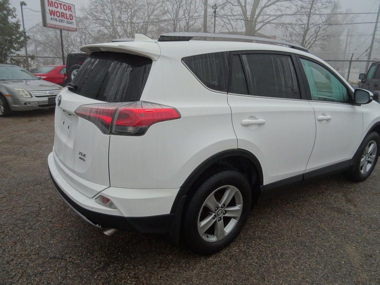 2017 Toyota RAV4 XLE - Photo #6