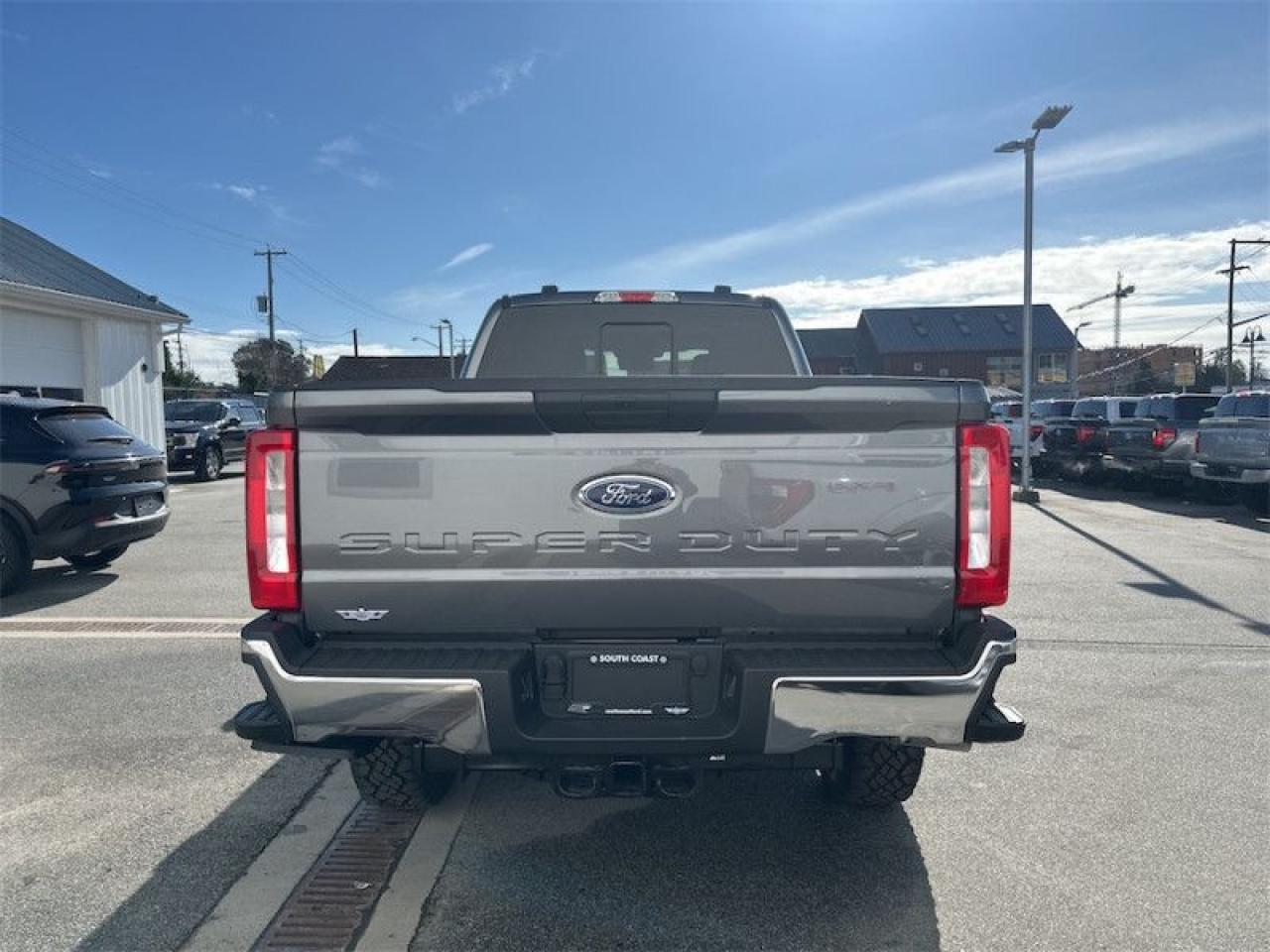 2024 Ford F-350 Super Duty XLT Photo5