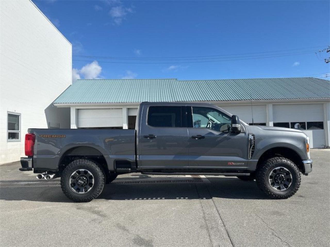 2024 Ford F-350 Super Duty XLT Photo5