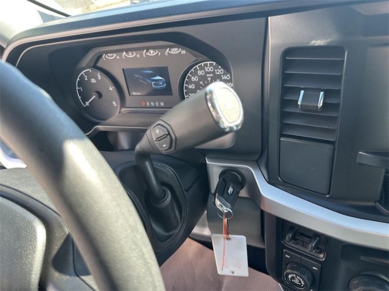 2024 Ford F-350 Super Duty XLT Photo5