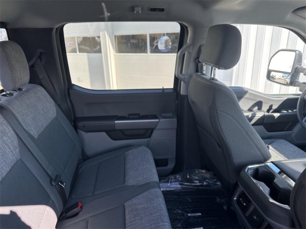 2024 Ford F-350 Super Duty XLT Photo5