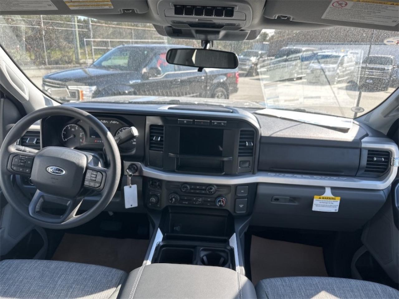 2024 Ford F-350 Super Duty XLT Photo5