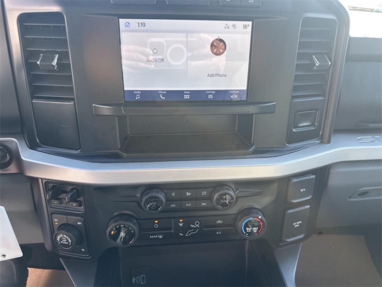 2024 Ford F-350 Super Duty XLT Photo5
