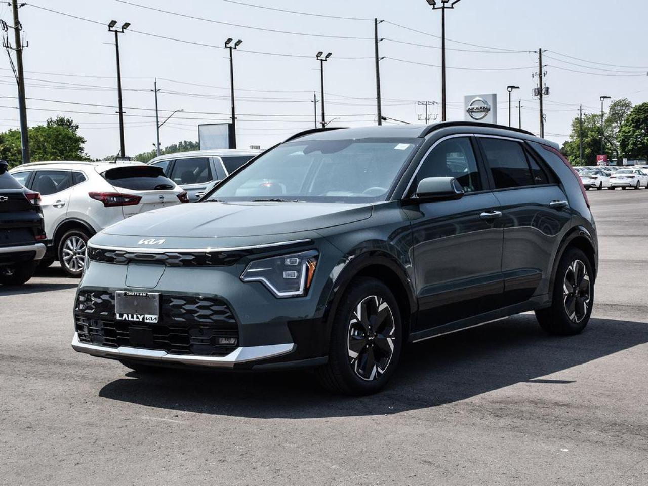 2025 Kia NIRO EV Wave NIRO EV WIND/ APPLE CARPLAY & ANDROID AUTO, HARMAN/KARDON® SPEAKERS, HEATED & AIR-COOLED FRONT BUCKET SEATS, HEATED REAR SEATS, MEMORY SEAT, NAVIGATION SYSTEM, POWER LIFTGATE, POWER MOONROOF. Photo2