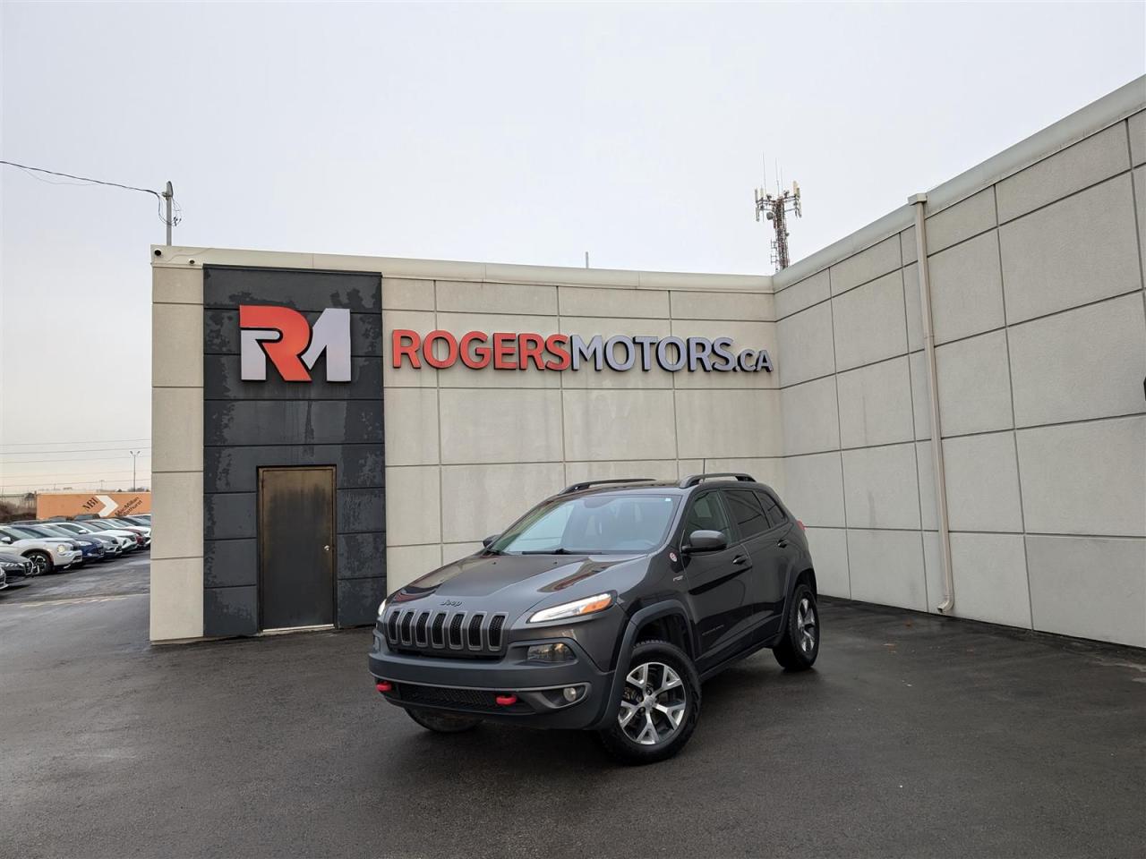 Used 2017 Jeep Cherokee TRAILHAWK 4X4 - NAVI - PANO ROOF - LEATHER for sale in Oakville, ON