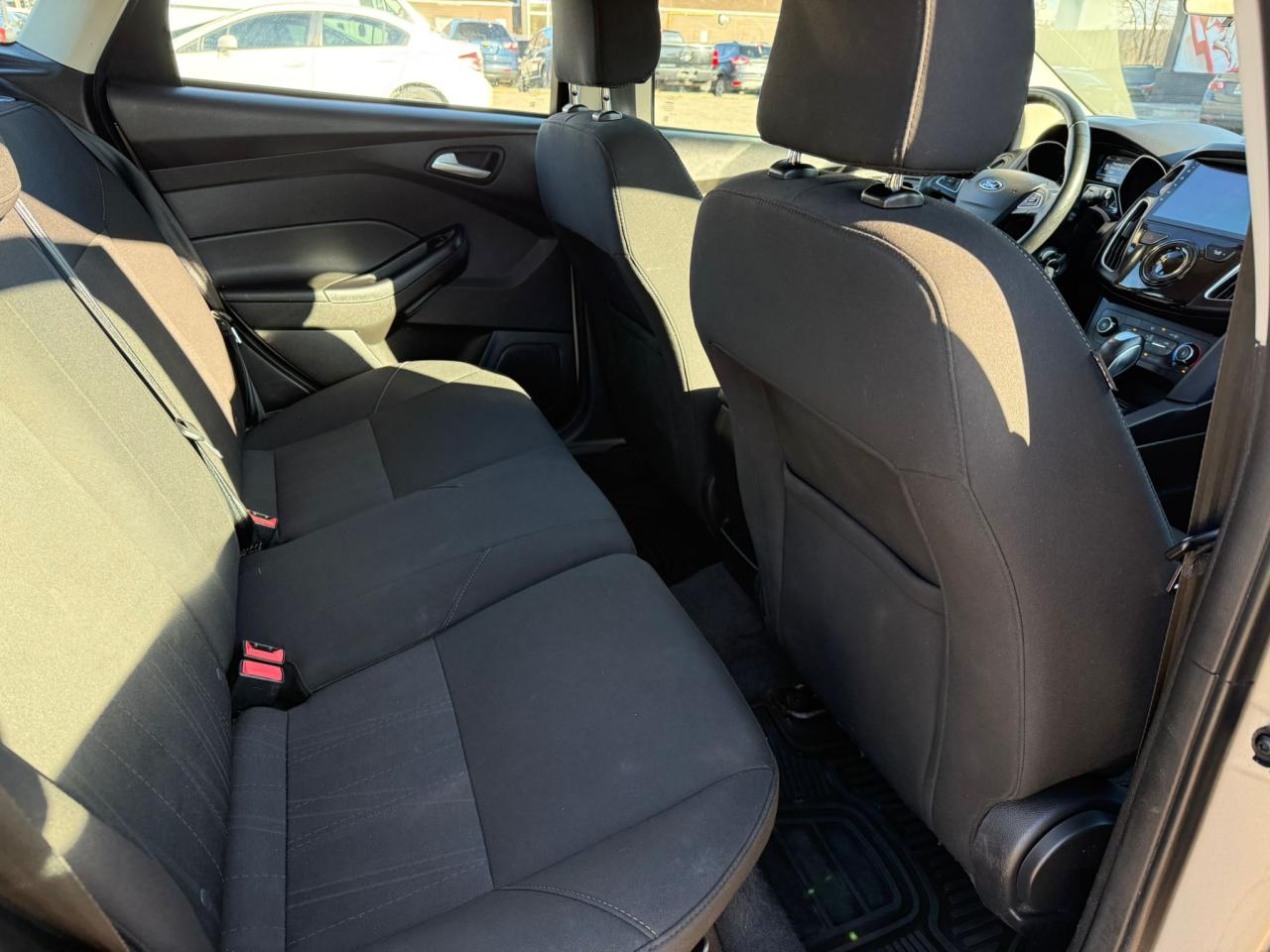 2016 Ford Focus SE  ACCIDENT FREE /CARPLAY /BACKUP CAMERA /BLUTOOT - Photo #22