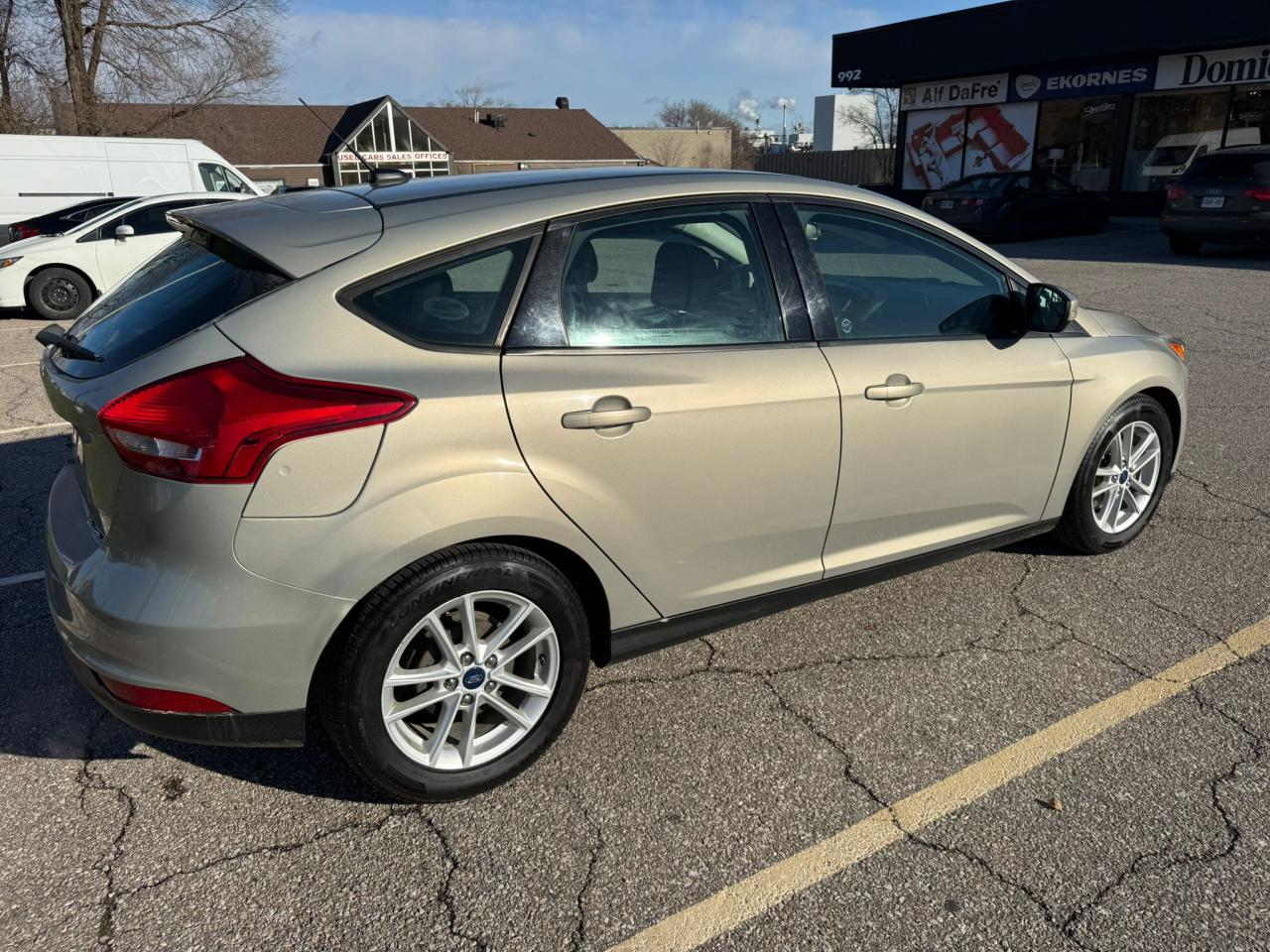 2016 Ford Focus SE  ACCIDENT FREE /CARPLAY /BACKUP CAMERA /BLUTOOT - Photo #9