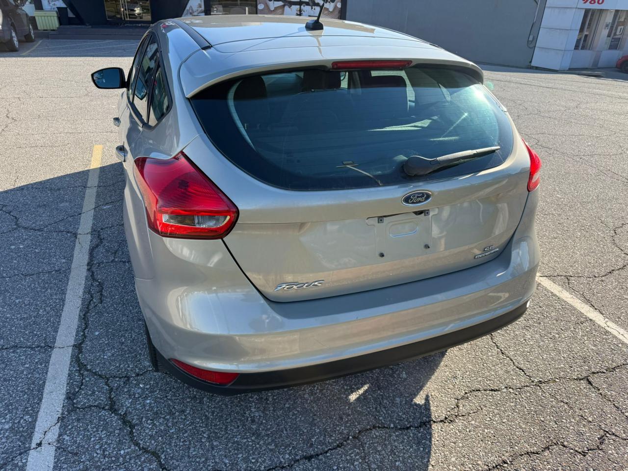 2016 Ford Focus SE  ACCIDENT FREE /CARPLAY /BACKUP CAMERA /BLUTOOT - Photo #4
