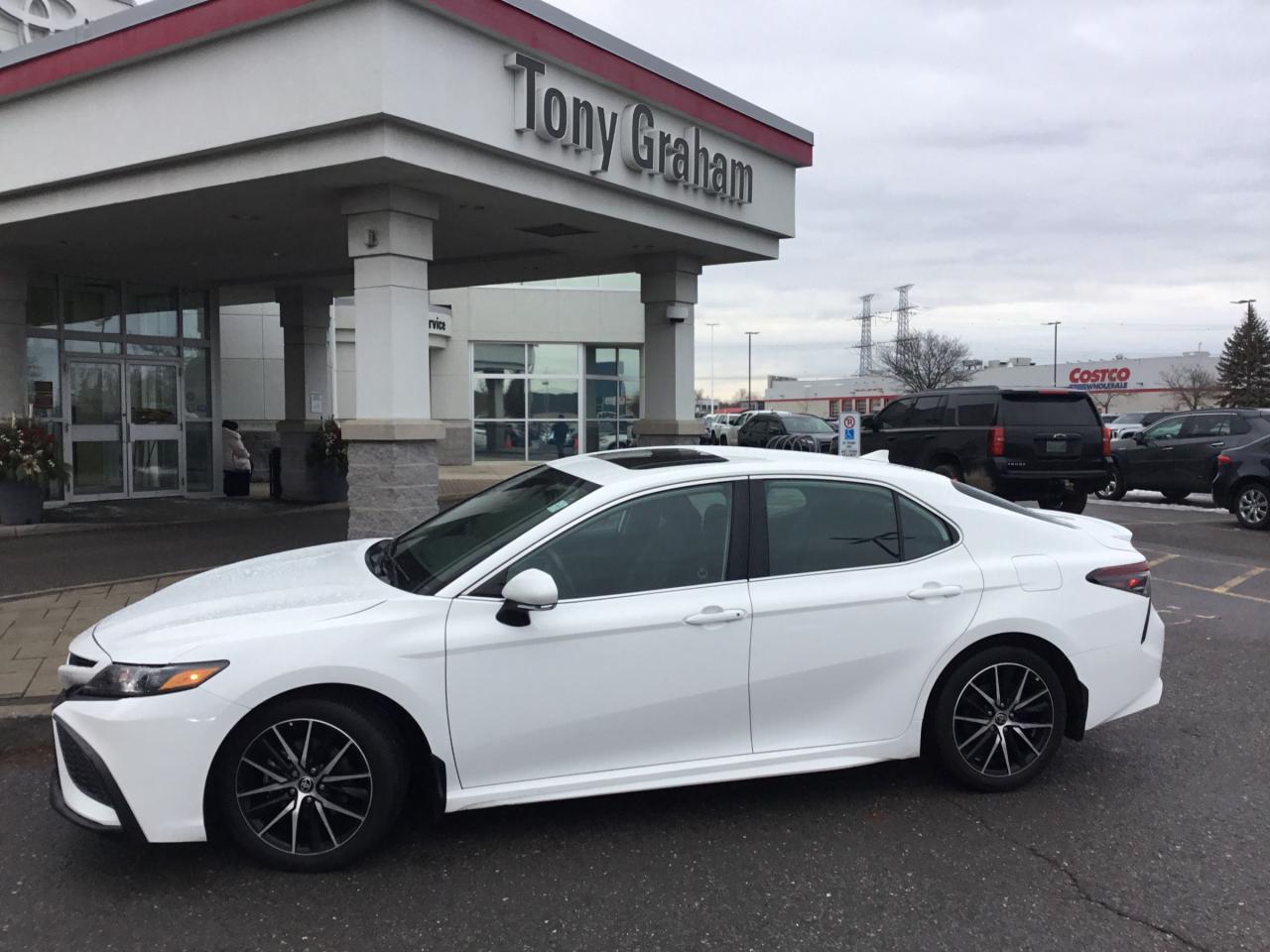 Used 2023 Toyota Camry SE for sale in Ottawa, ON