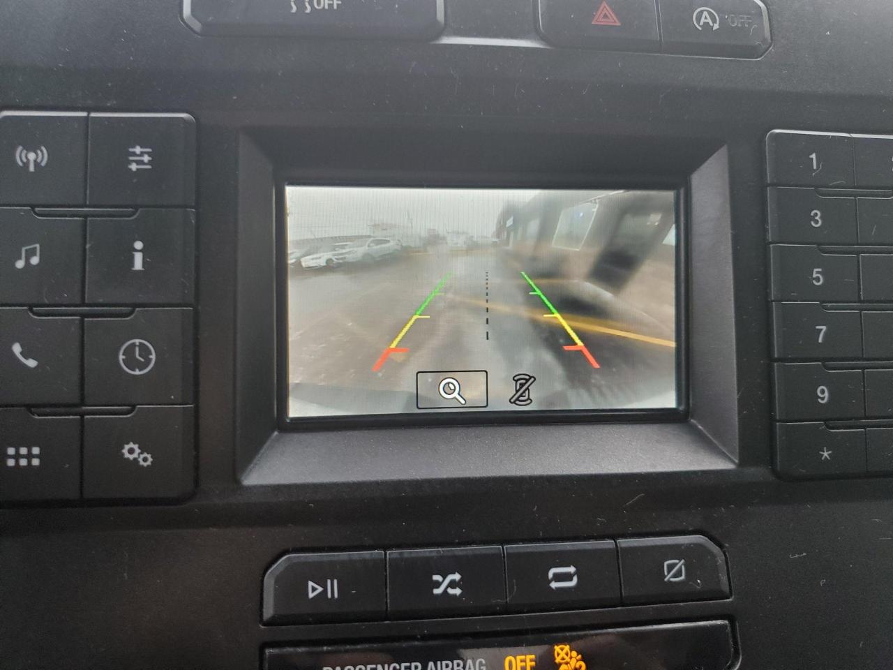 2018 Ford F-150 XLT 2WD REG CAB 8' BOX-REAR CAMERA-BLUETOOTH - Photo #16