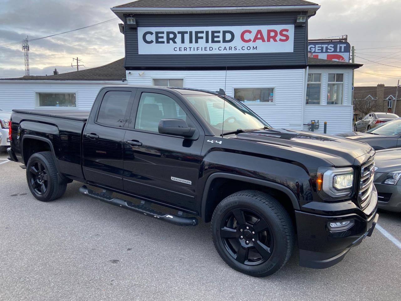 Used 2017 GMC Sierra 1500 SLE ** 4X4, CARPLAY, HTD SEATS, TOW PKG ** for sale in St Catharines, ON