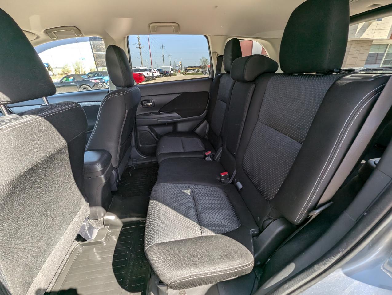 2016 Mitsubishi Outlander ES | Manitoba Owned | Heated Seats - Photo #14