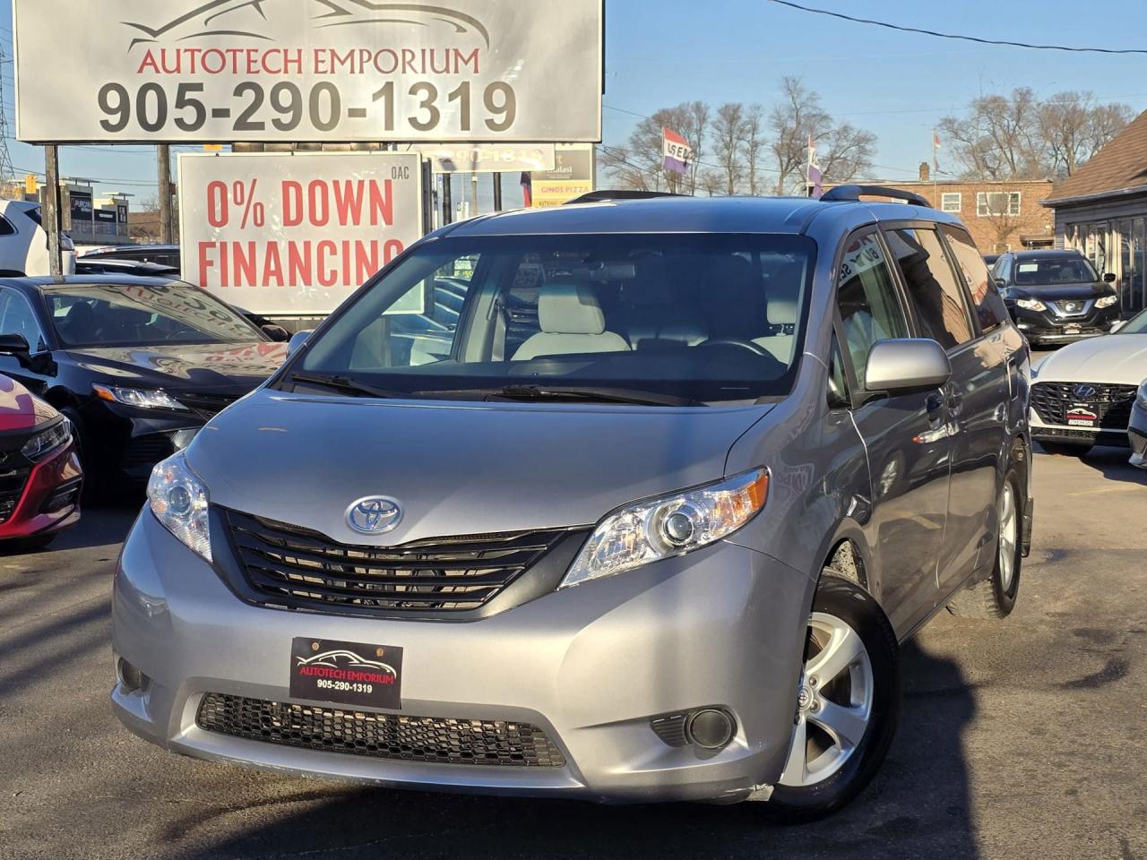 Used 2017 Toyota Sienna 5DR 7 Pass / Reverse Cam / Tri Zone Climate for sale in Mississauga, ON