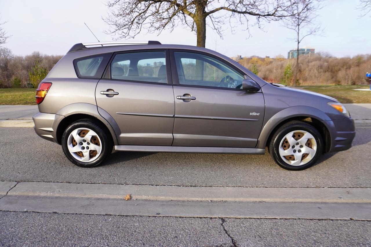 2006 Pontiac Vibe 1 OWNER / NO ACCIDENTS / MANUAL / HATCHBACK /LOCAL Photo4