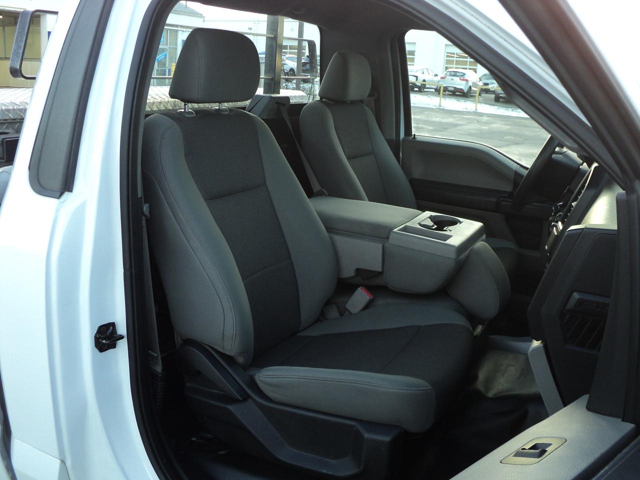 2017 Ford F-150 XL RegCab 2WD 3.5L6cyl 8ftBox - Photo #12
