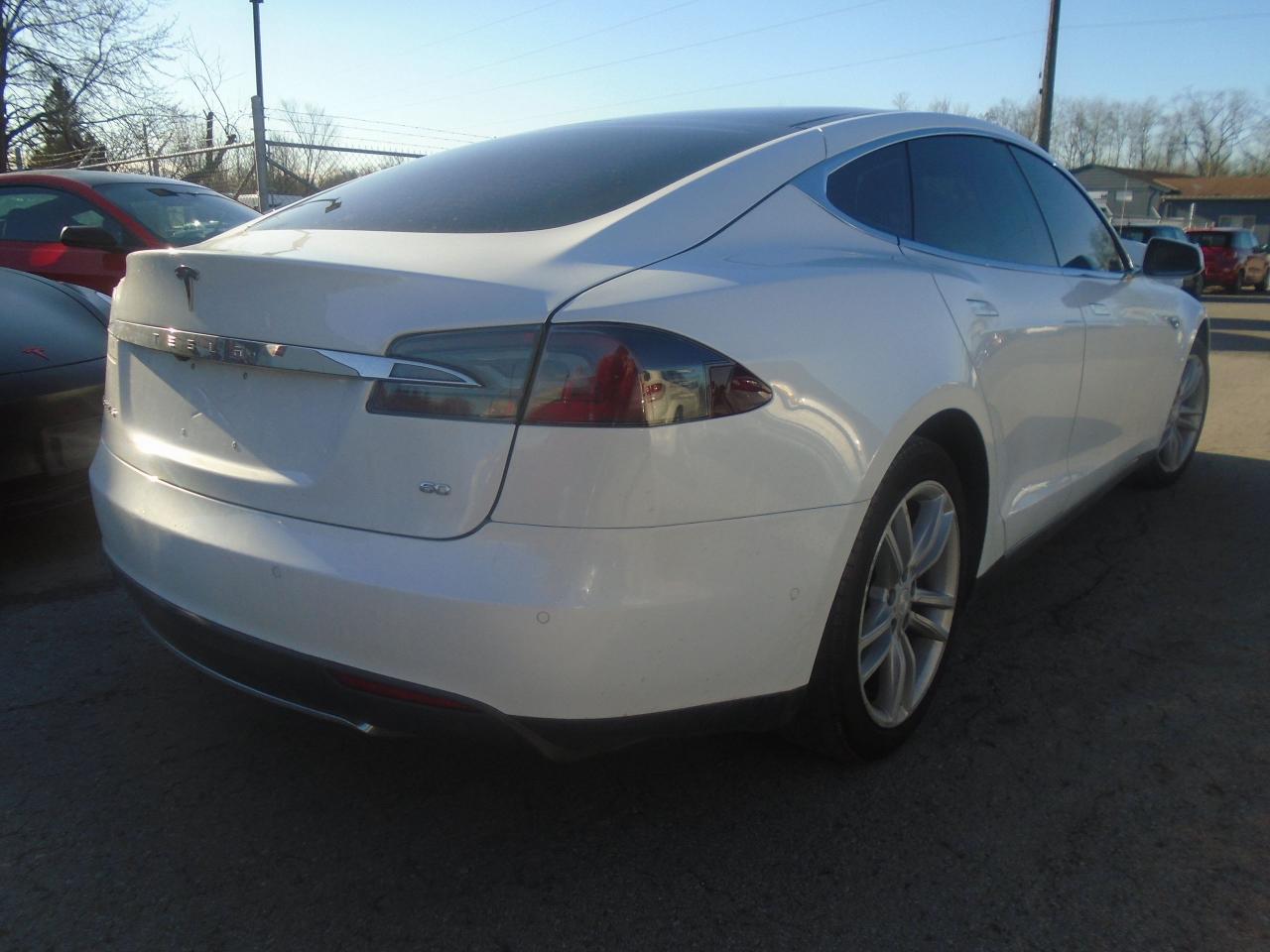 2014 Tesla Model S Model S 60 325KM FULL CHARGE RWD - Photo #6