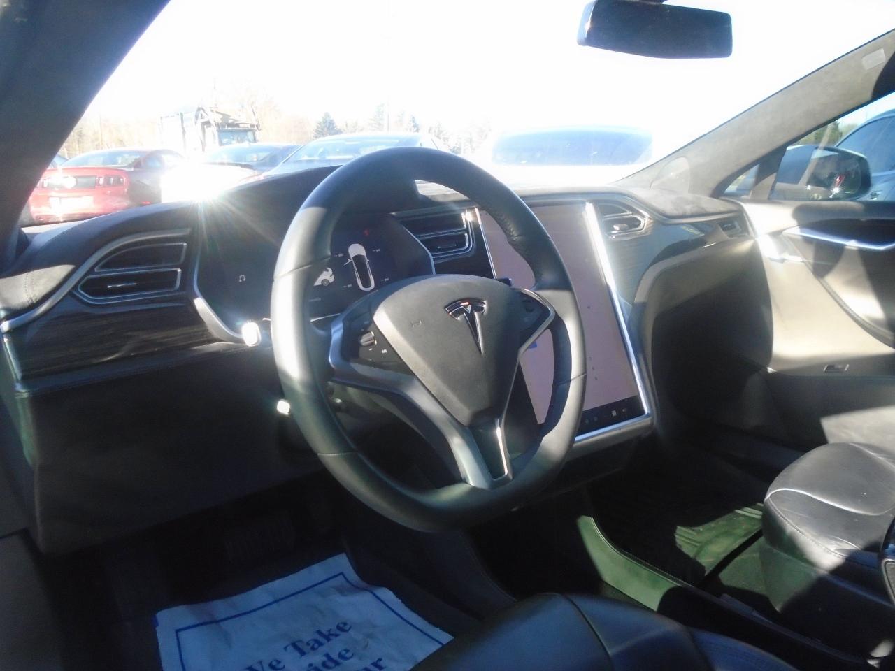 2014 Tesla Model S Model S 60 325KM FULL CHARGE RWD - Photo #11