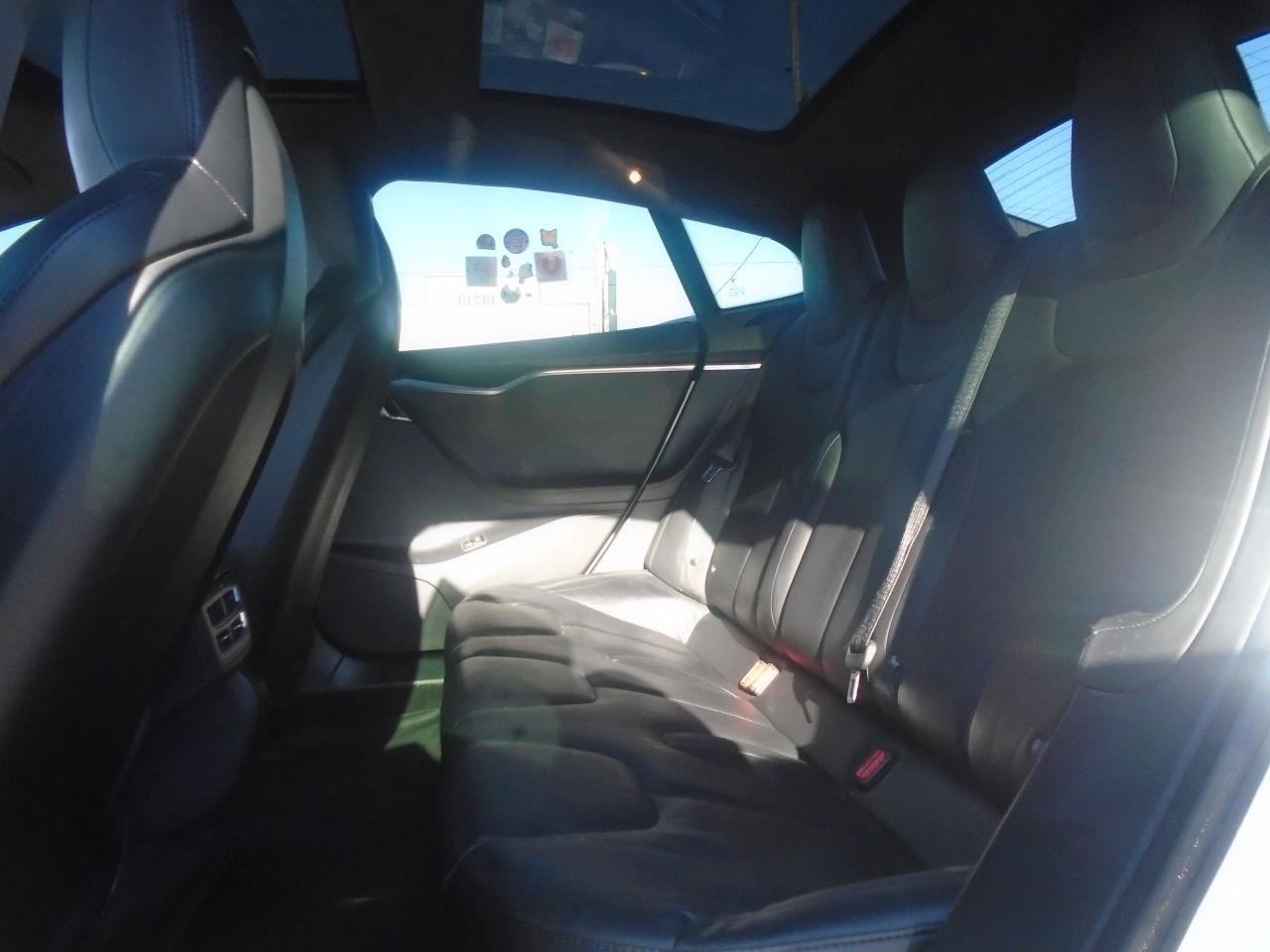 2014 Tesla Model S Model S 60 325KM FULL CHARGE RWD - Photo #29