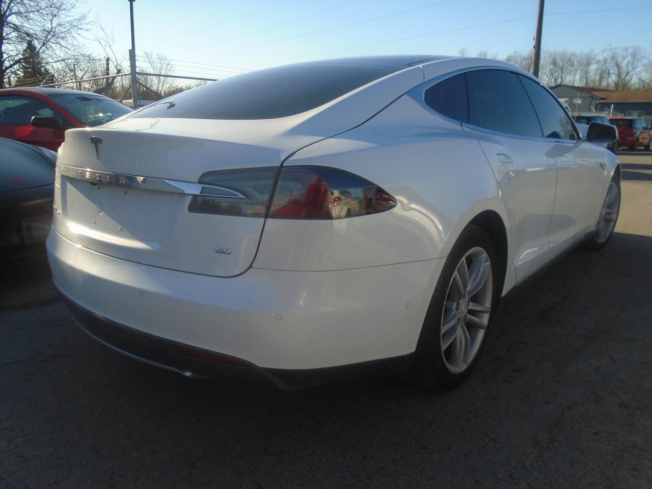 2014 Tesla Model S Model S 60 325KM FULL CHARGE RWD - Photo #6